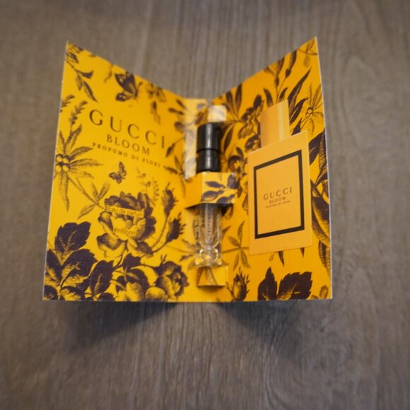 Gucci Bloom Profumo Di Fiori 2 Carded Sample Sprays 1.5ml each - Picture 6 of 6